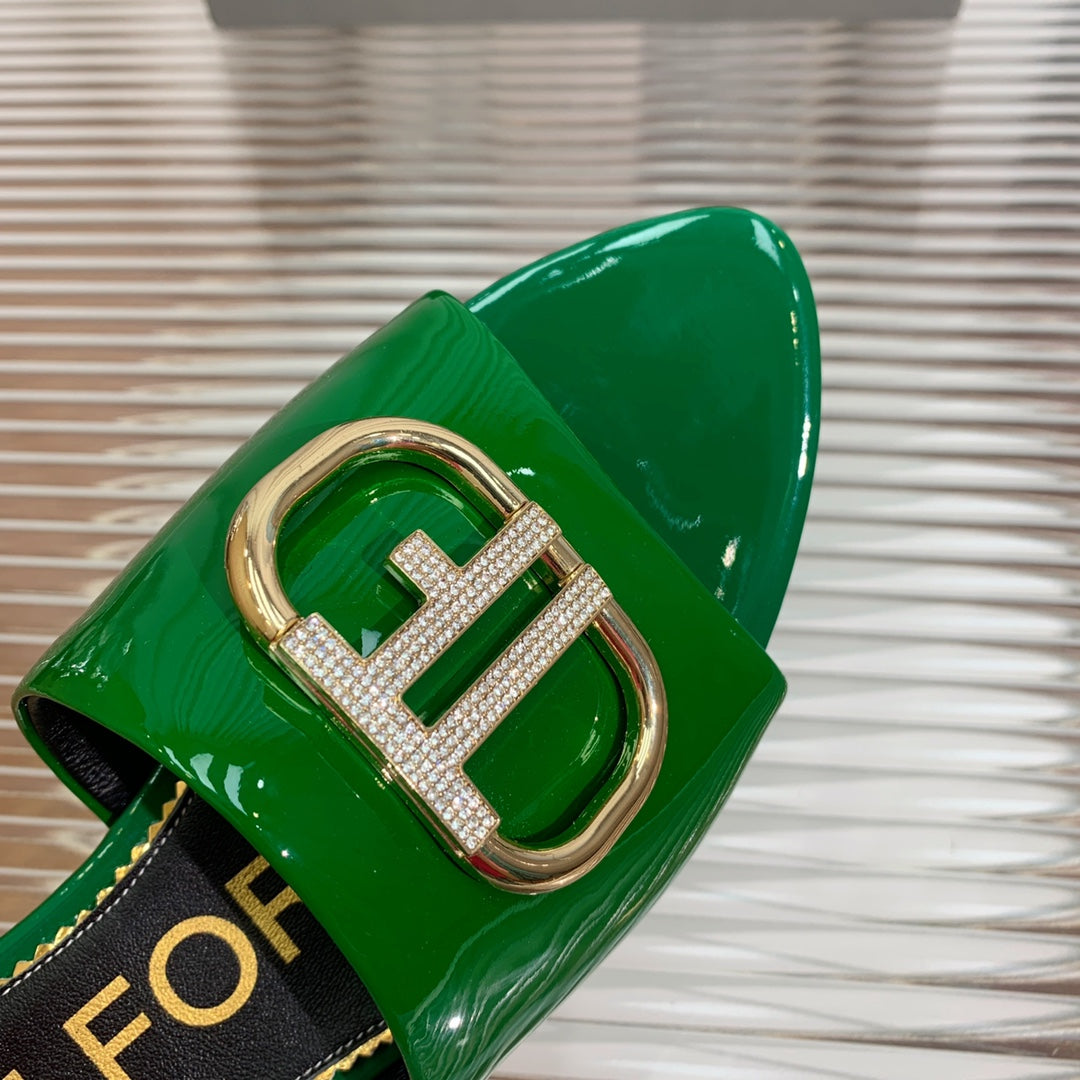 FLAT SLIDE IN PINE GREEN METALLIC CALFSKIN