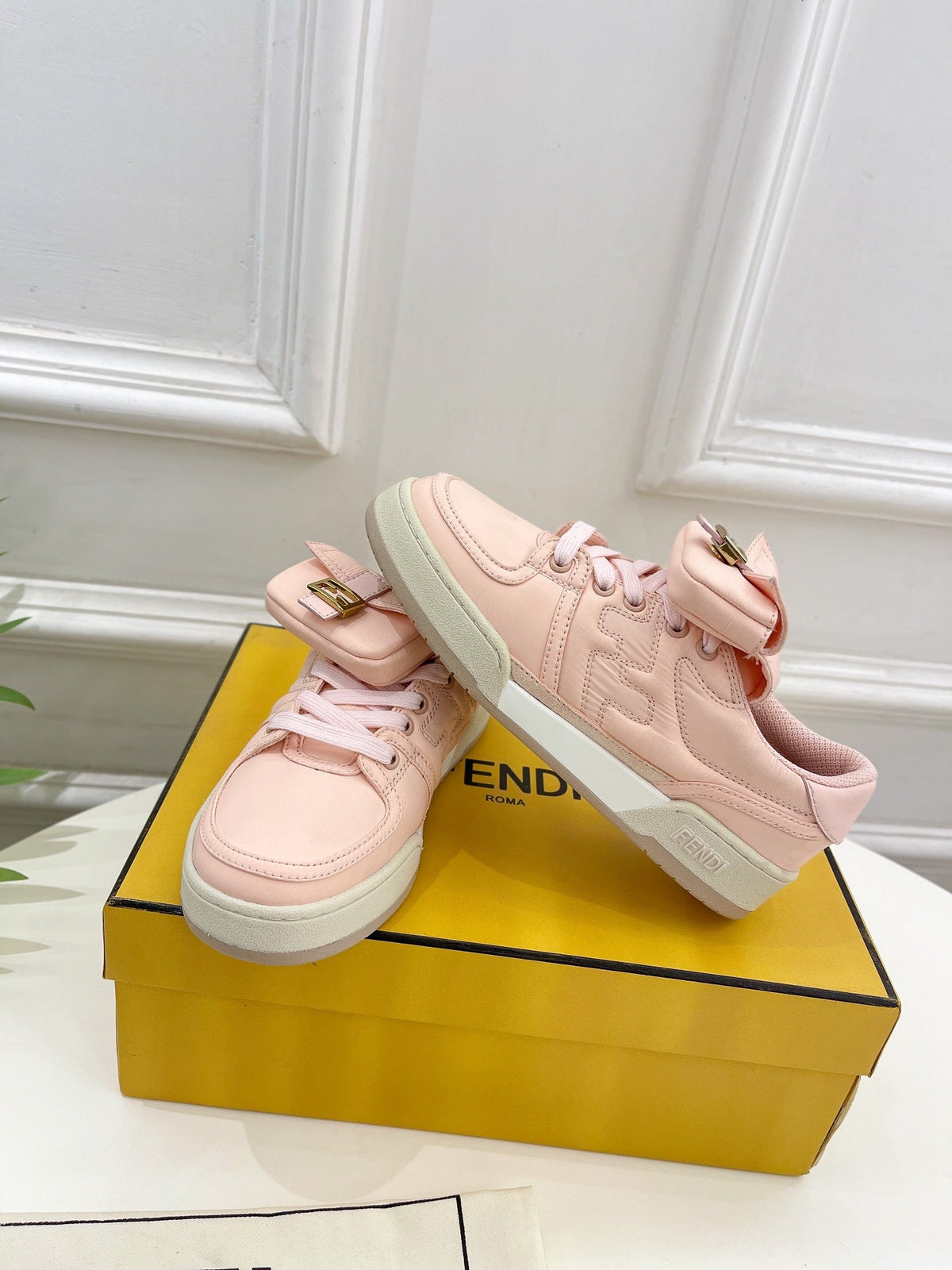 FENDI TRAINER SNEAKER IN LIGHT PINK LAMBSKIN