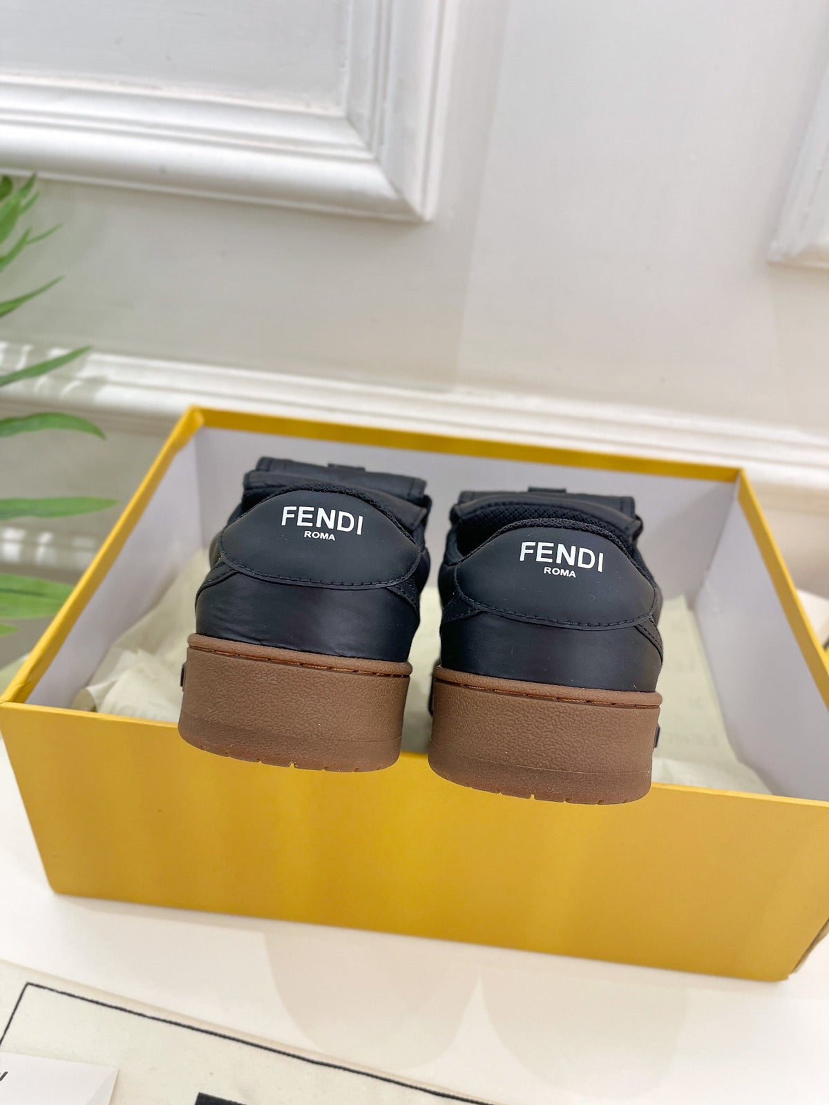 FENDI TRAINER SNEAKER IN BLACK LAMBSKIN
