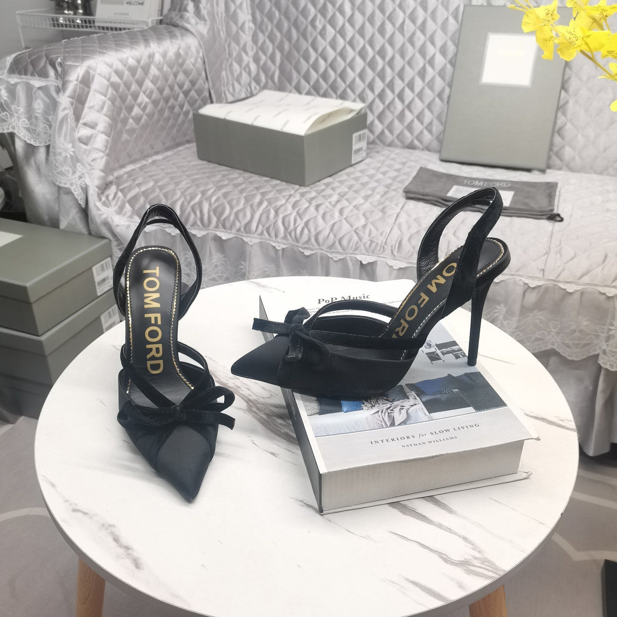SLINGBACK PUMPS 10 CM IN BLACK SILK AND SUEDE