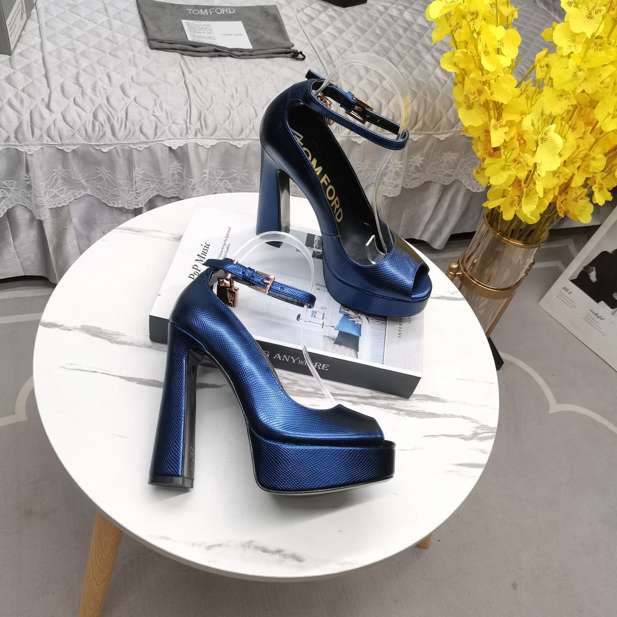 PADLOCK PLATFORM PEEP TOE PUMP 14 CM IN NAVY BLUE GRAINED CALFSKIN