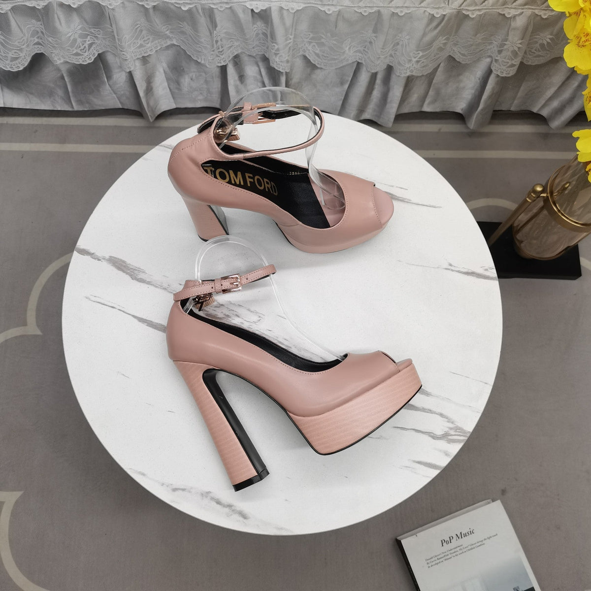 PADLOCK PLATFORM PEEP TOE PUMP 14 CM IN PEACH PINK CALFSKIN