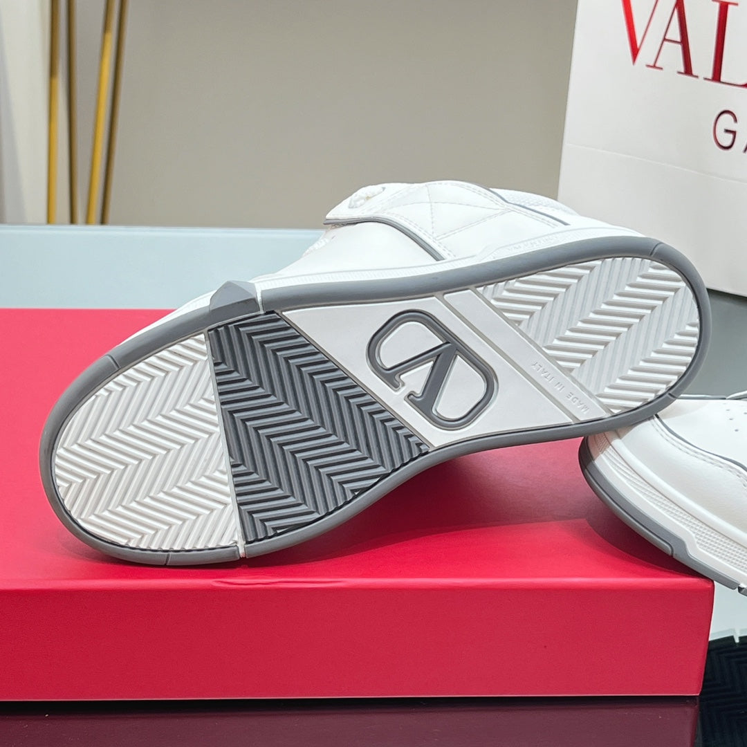 VALENTINO 25S GARAVANI OPEN SKATE SNEAKERS IN WHITE LAMBSKIN