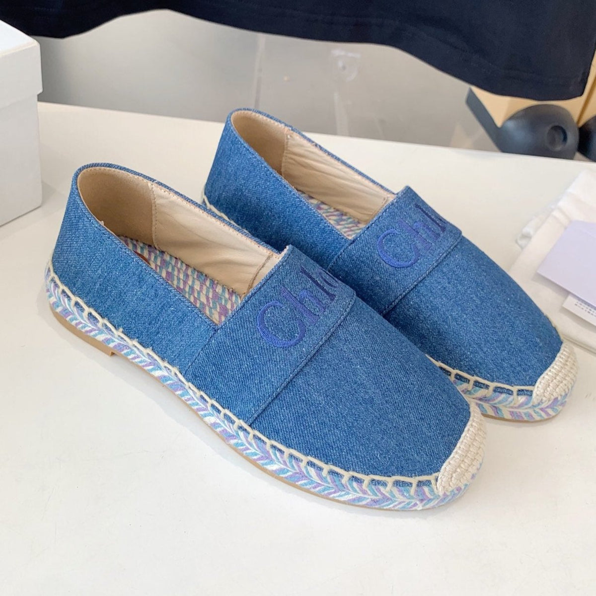 CHLOÉ LOAFER SHOES IN CERULEAN BLUE DENIM AND WOVEN RAFFIA
