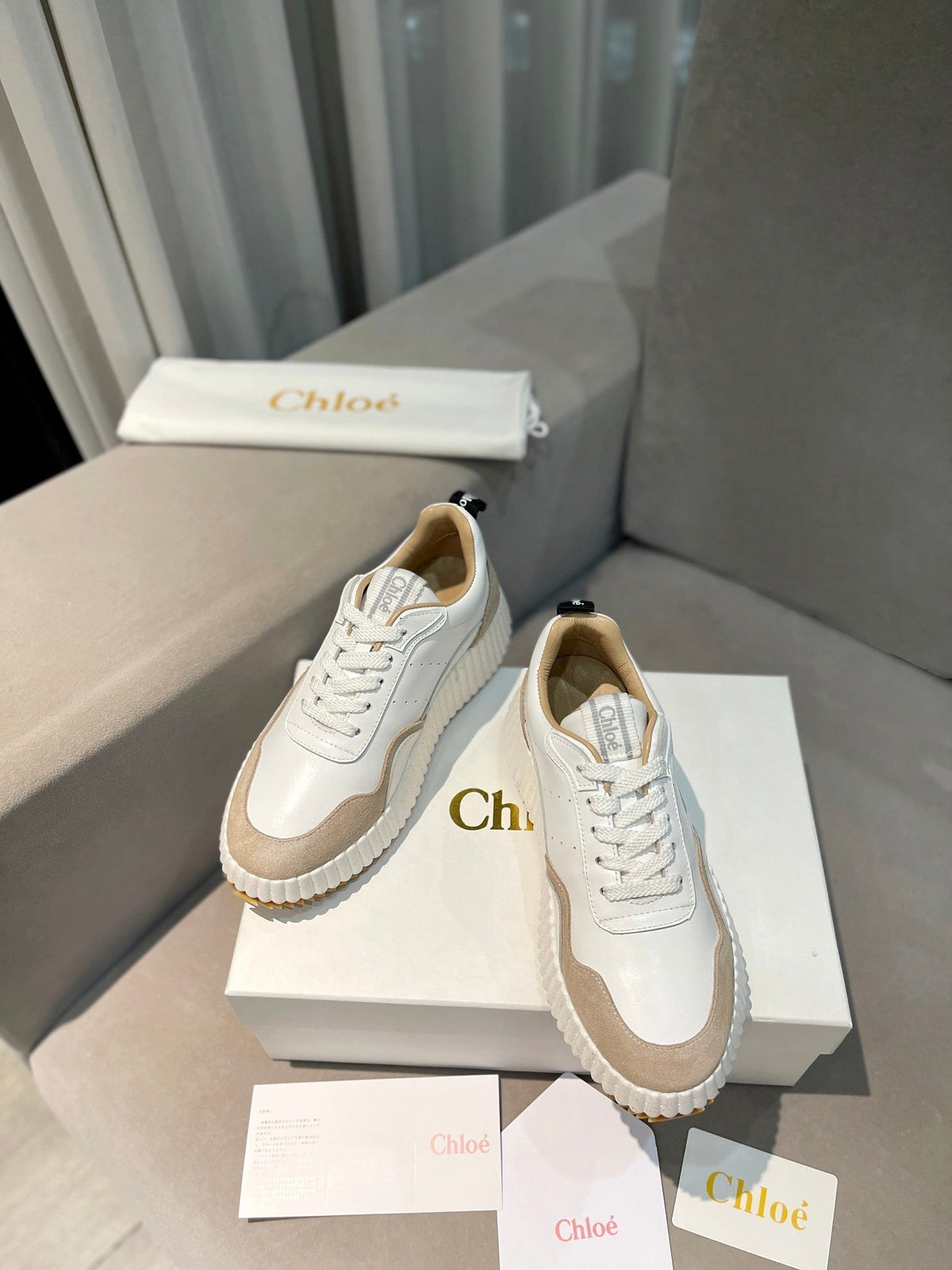 CHLOÉ NAMA SNEAKER IN WHITE LAMBSKIN AND TAN BROWN SUEDE