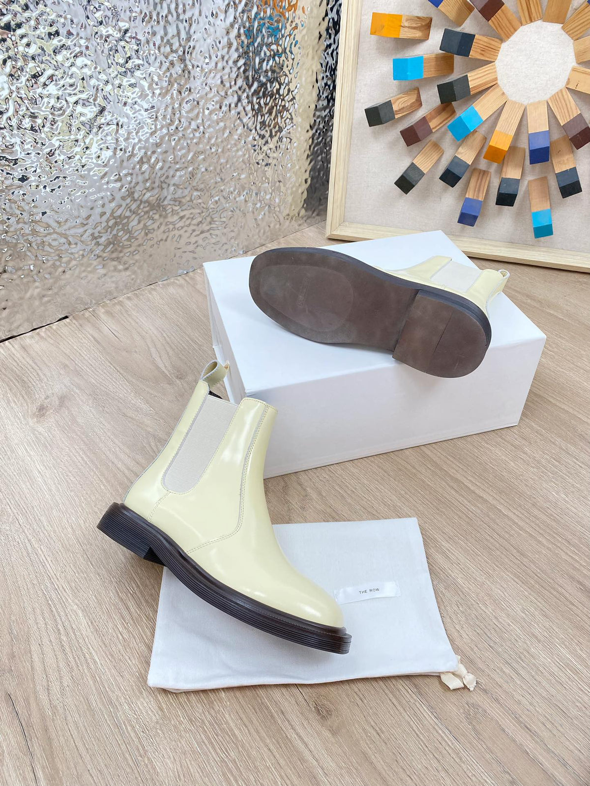 ANKLE BOOTS IN WHITE PATENT CALFSKIN
