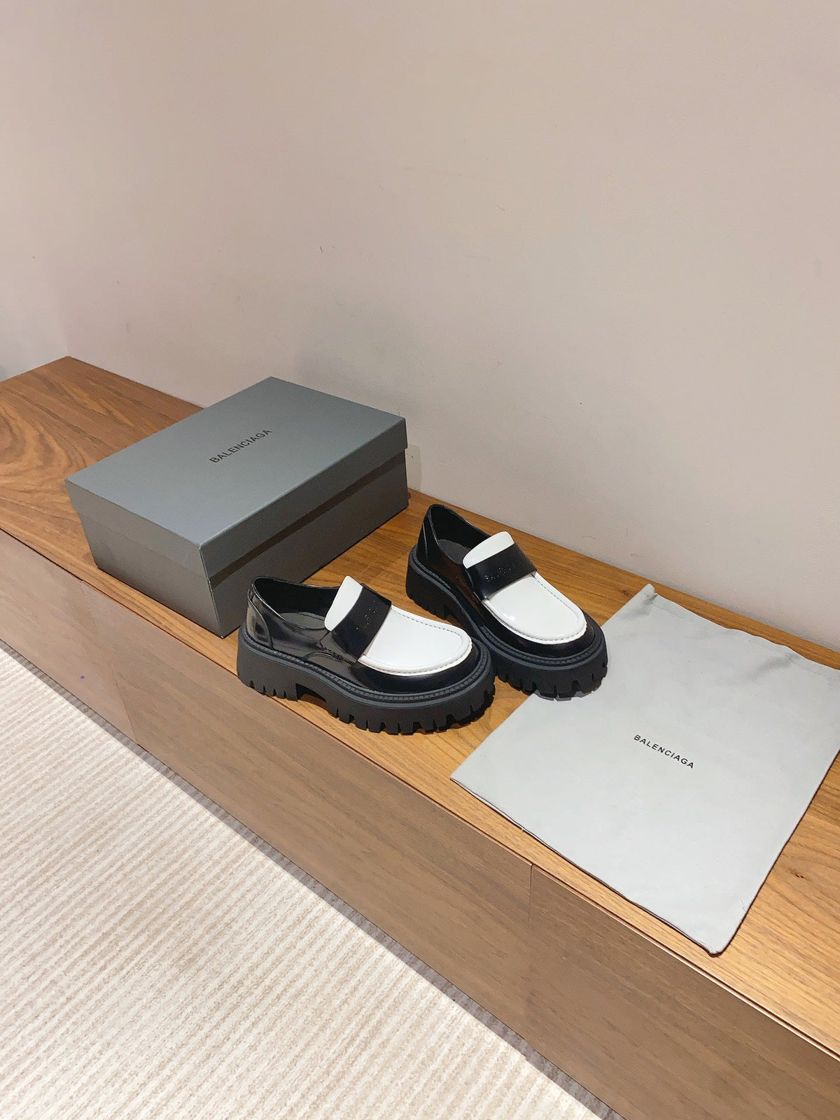 BALENCIAGA 25S LOAFERS IN BLACK MIX WHITE CALFSKIN