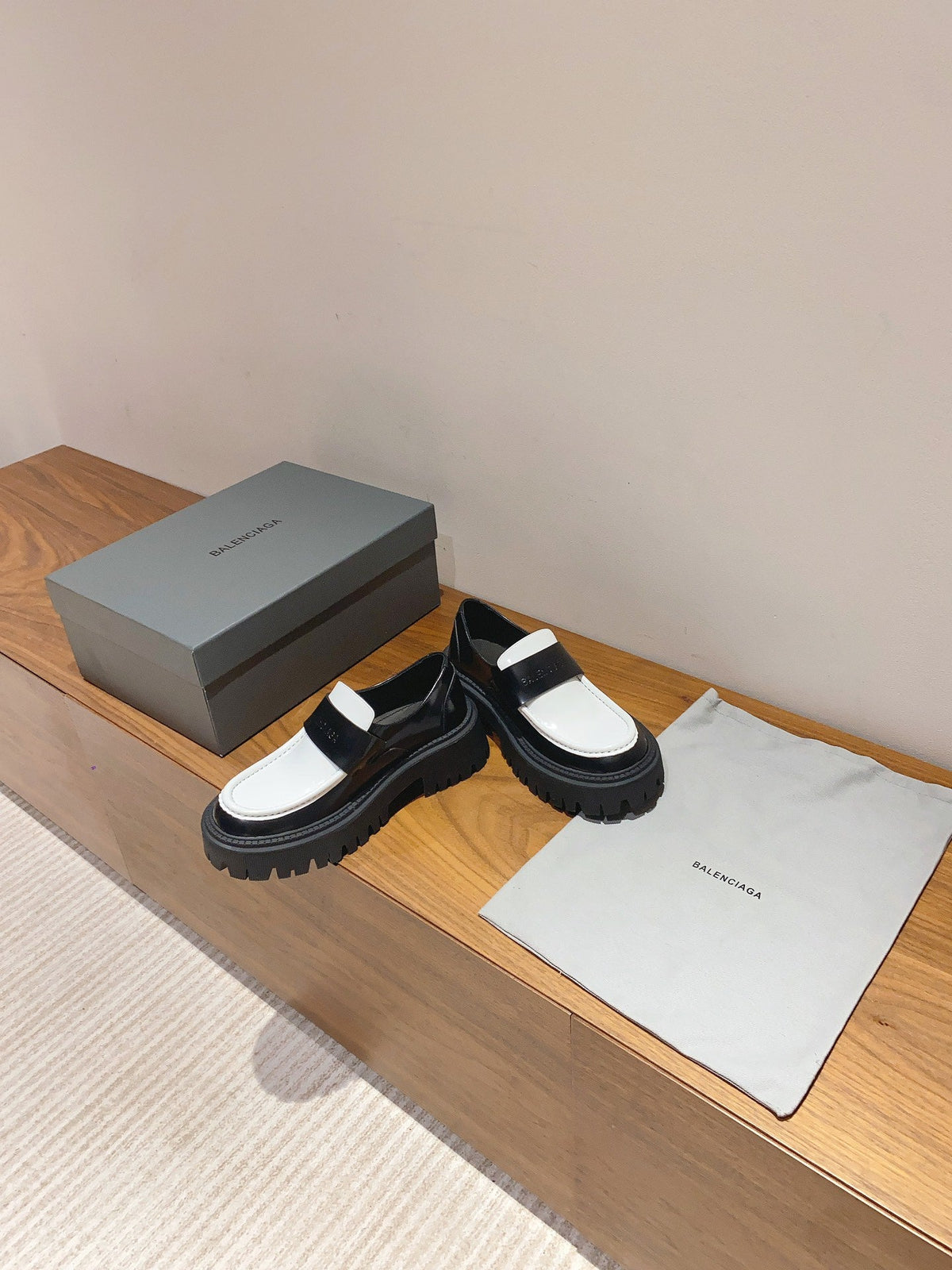 BALENCIAGA 25S LOAFERS IN BLACK MIX WHITE CALFSKIN
