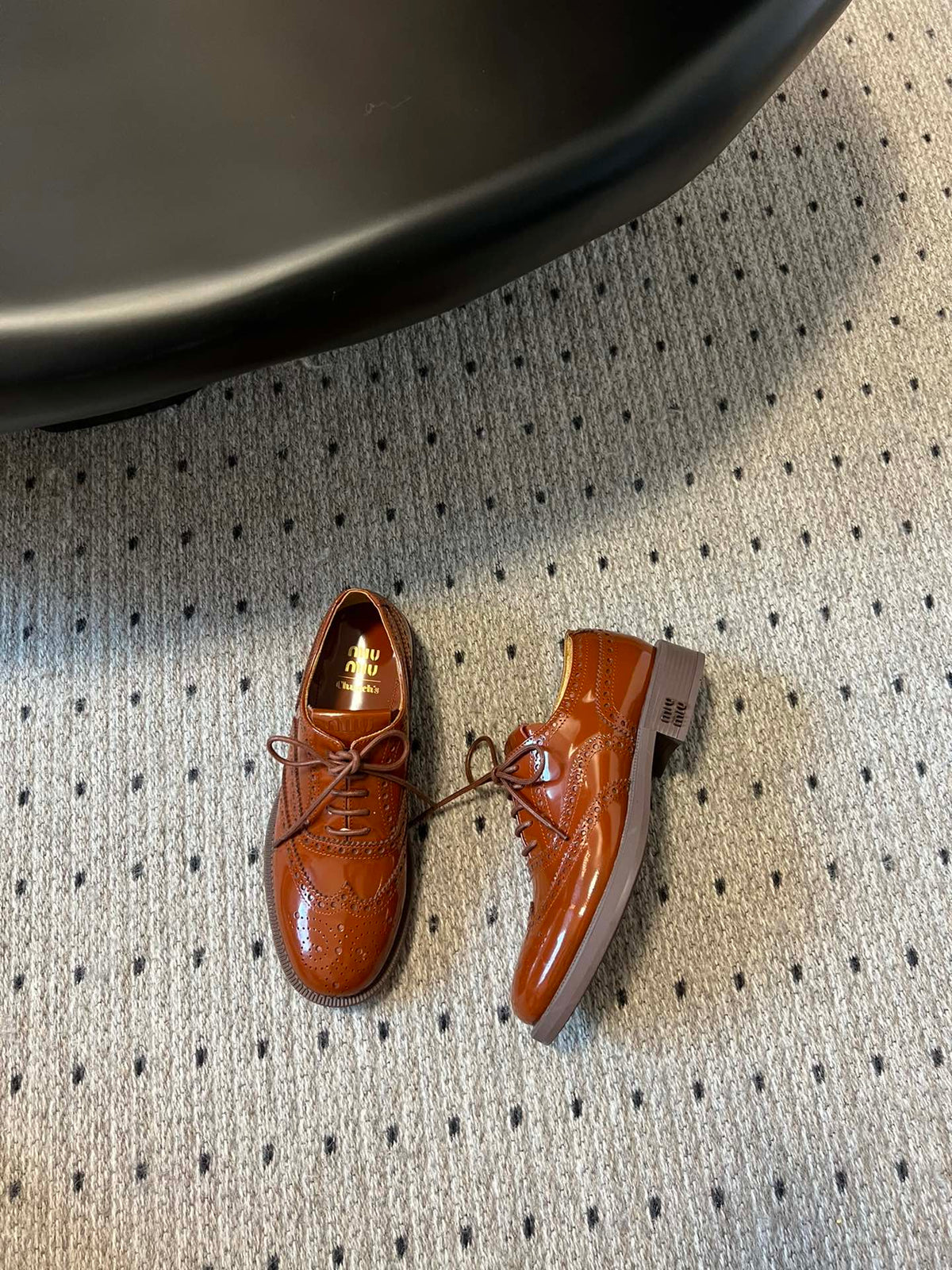 MIUMIU 26S LACE-UP BROGUE LOAFERS IN RUST ORANGE PATENT CALFSKIN
