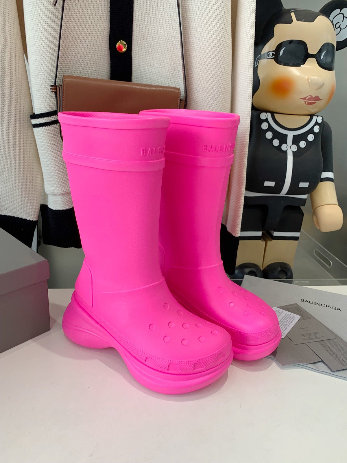 CROCS BOOTS IN BRIGHT PINK RUBBER
