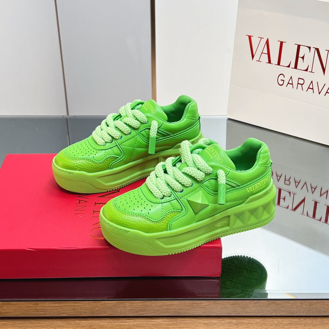 VALENTINO 25S GARAVANI ONE STUD XL PLATFORM SNEAKERS IN GREEN LAMBSKIN