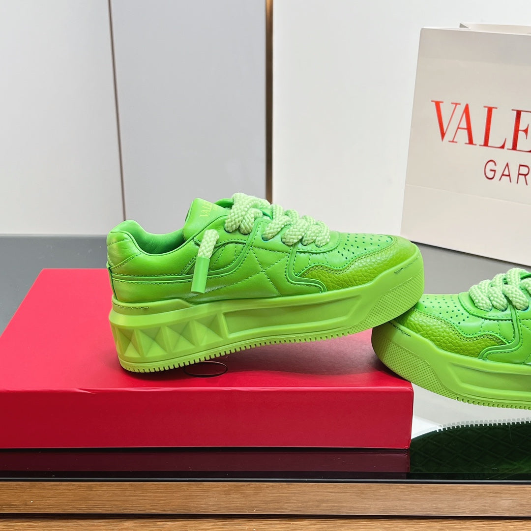 VALENTINO 25S GARAVANI ONE STUD XL PLATFORM SNEAKERS IN GREEN LAMBSKIN