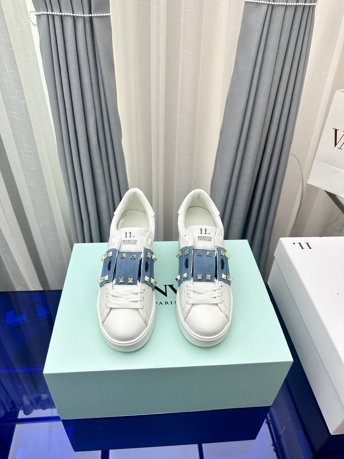 FLATFORM ROCKSTUD UNTITLED SNEAKER IN WHITE CALFSKIN MIX AEGEAN BLUE FABRIC