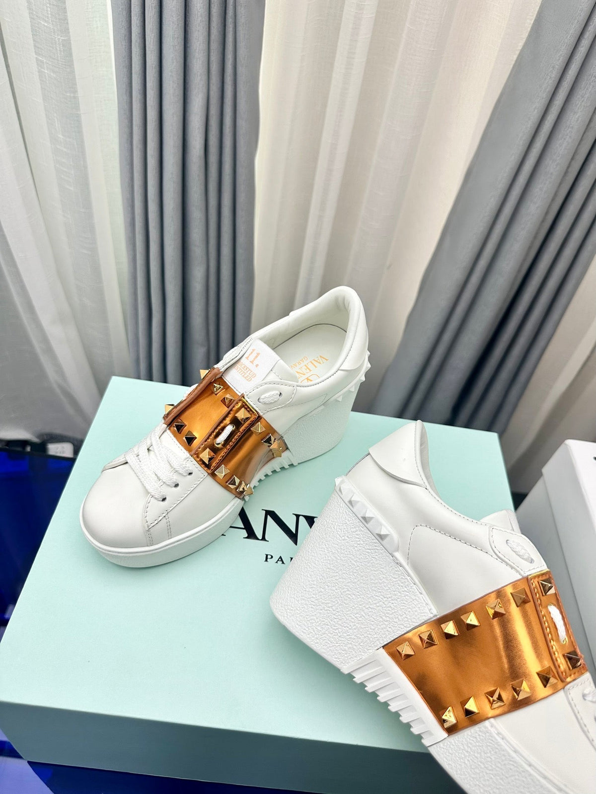 FLATFORM ROCKSTUD UNTITLED SNEAKER IN WHITE MIX COPPER BROWN CALFSKIN