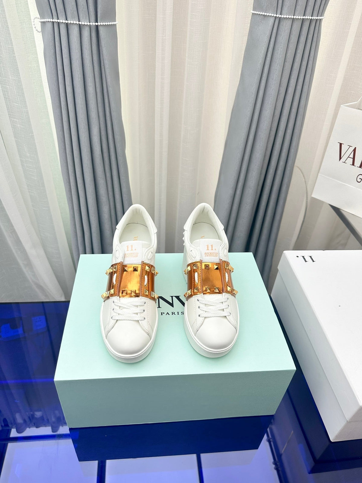 FLATFORM ROCKSTUD UNTITLED SNEAKER IN WHITE MIX COPPER BROWN CALFSKIN