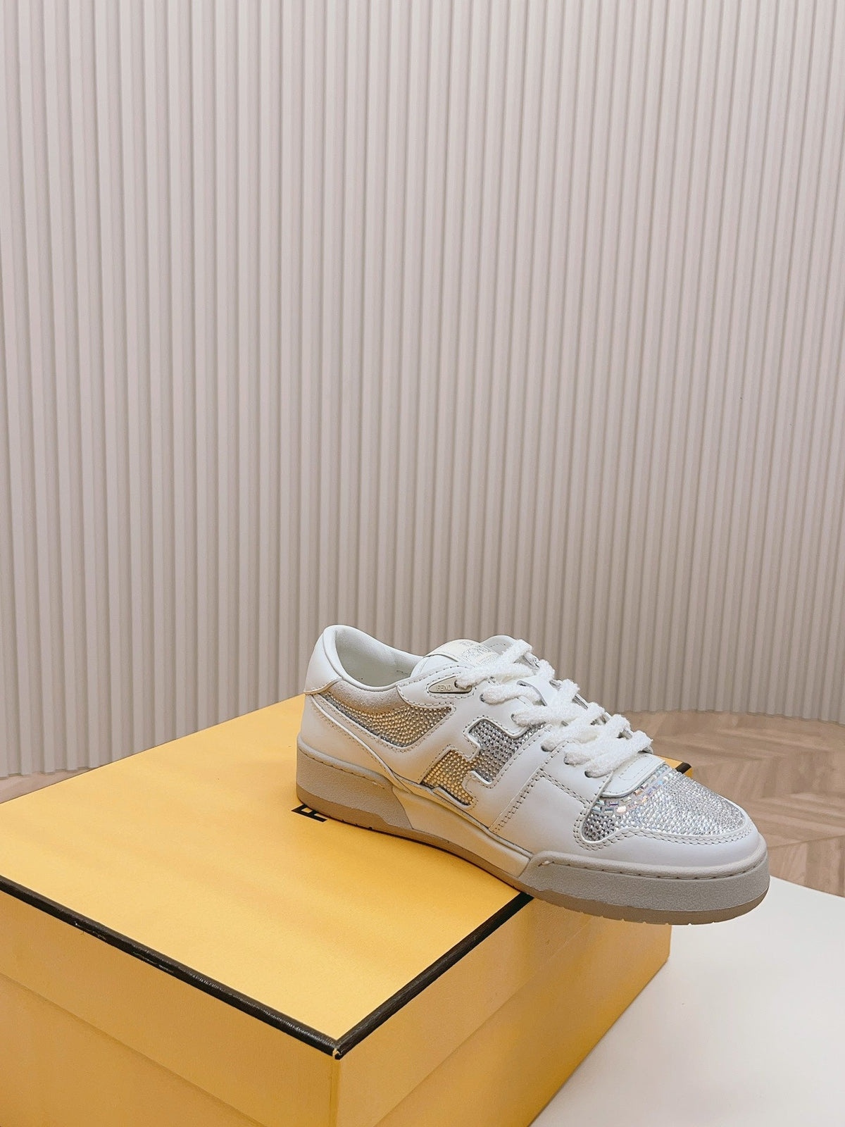 FENDI CASUAL SNEAKER IN WHITE CALFSKIN ATTACH RHINSTONES