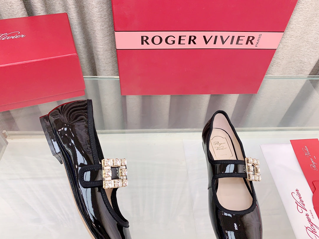 TRÈS VIVIER MARY JANE BLACK PATENT CALFSKIN CRYSTAL BUCKLE