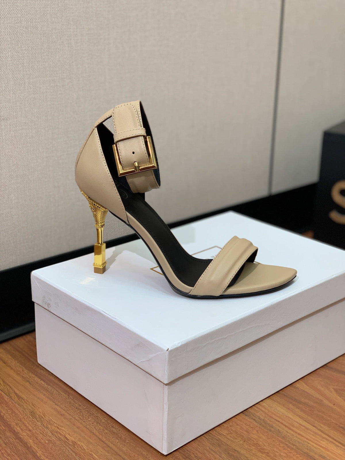 BALMAIN 25S SQUARE STRAP HIGH HEELS 100MM IN BEIGE GRAY CALFSKIN
