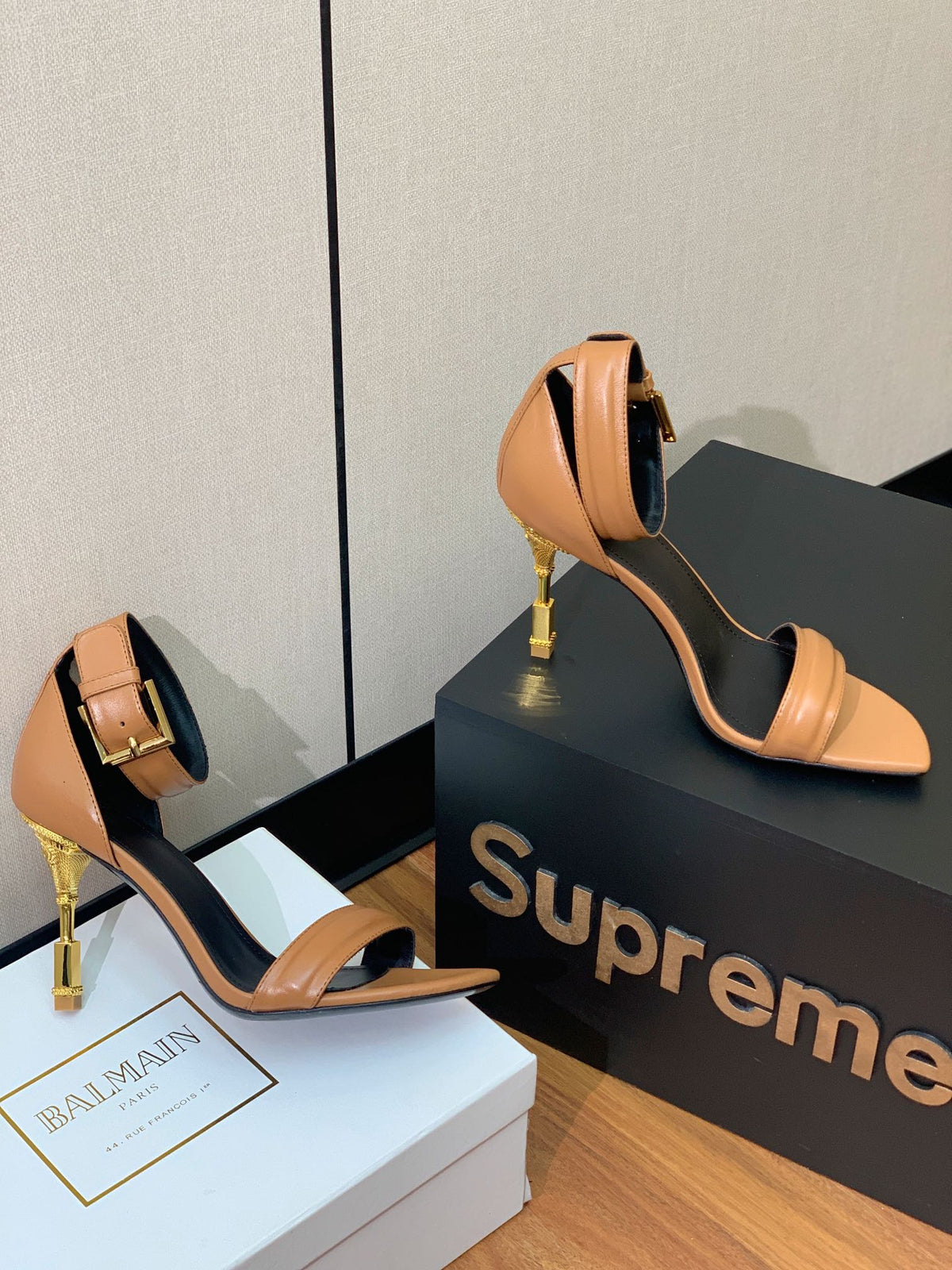 BALMAIN 25S SQUARE STRAP HIGH HEELS 100MM IN CARAMEL CALFSKIN