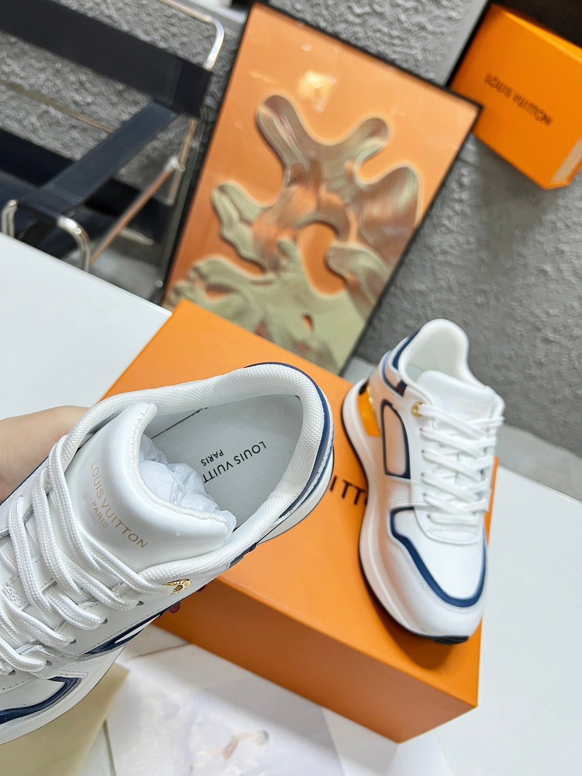 LV WOMEN SNEAKER IN WHITE MIX BLUE CALFSKIN
