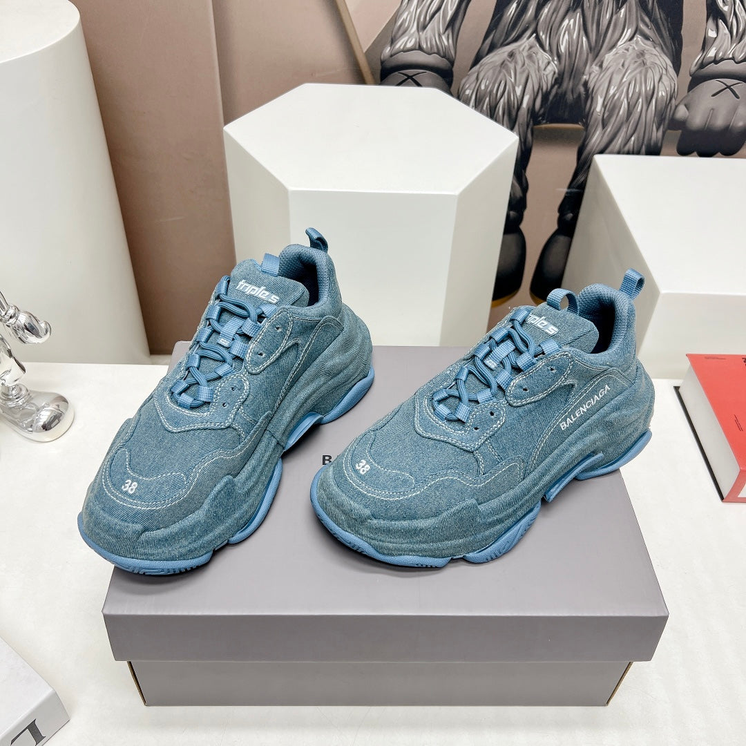 TRIPLE S SNEAKER IN BLUE DENIM
