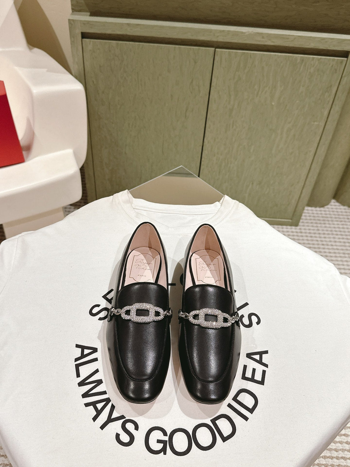 STRASS CHAIN LOAFERS IN BLACK CALFSKIN WITH CRYSTAL CHAIN DETAIL