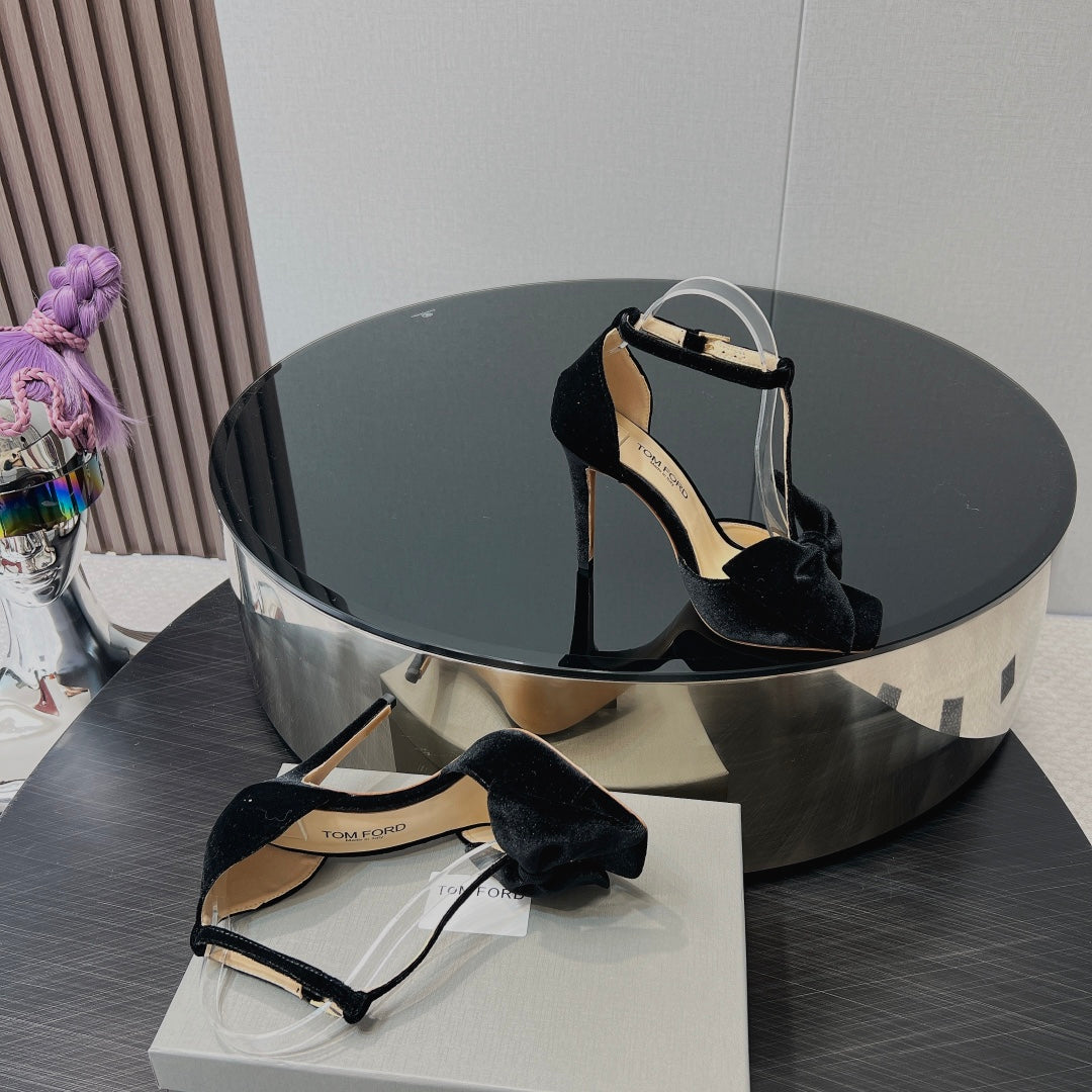 HIGH HEEL 10 SANDAL IN BLACK VELVET WITH BOW