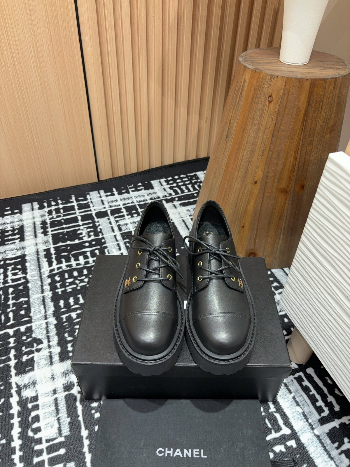 CC OXFORD SHOES IN BLACK CALFSKIN
