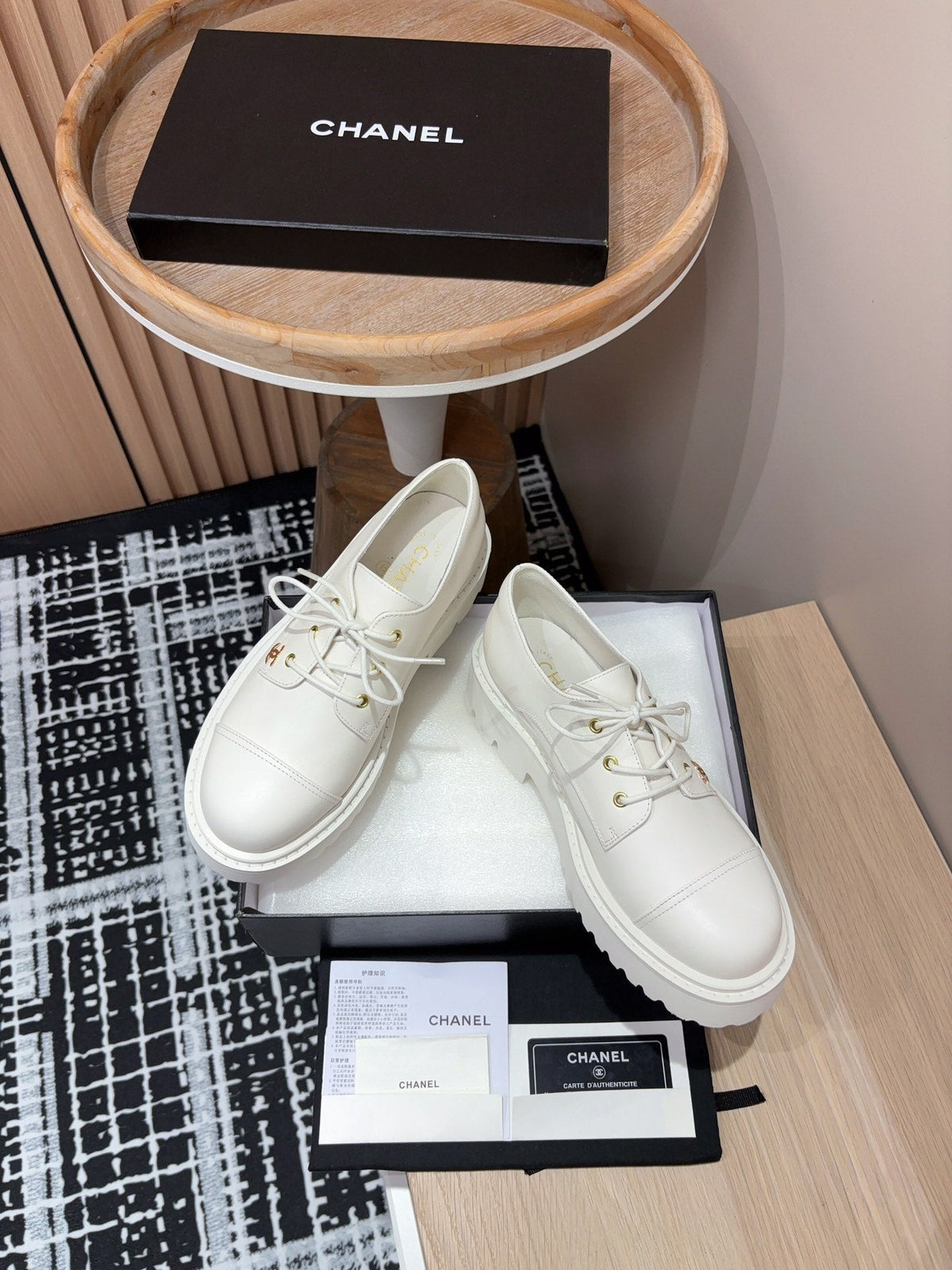 CC OXFORD SHOES IN WHITE CALFSKIN