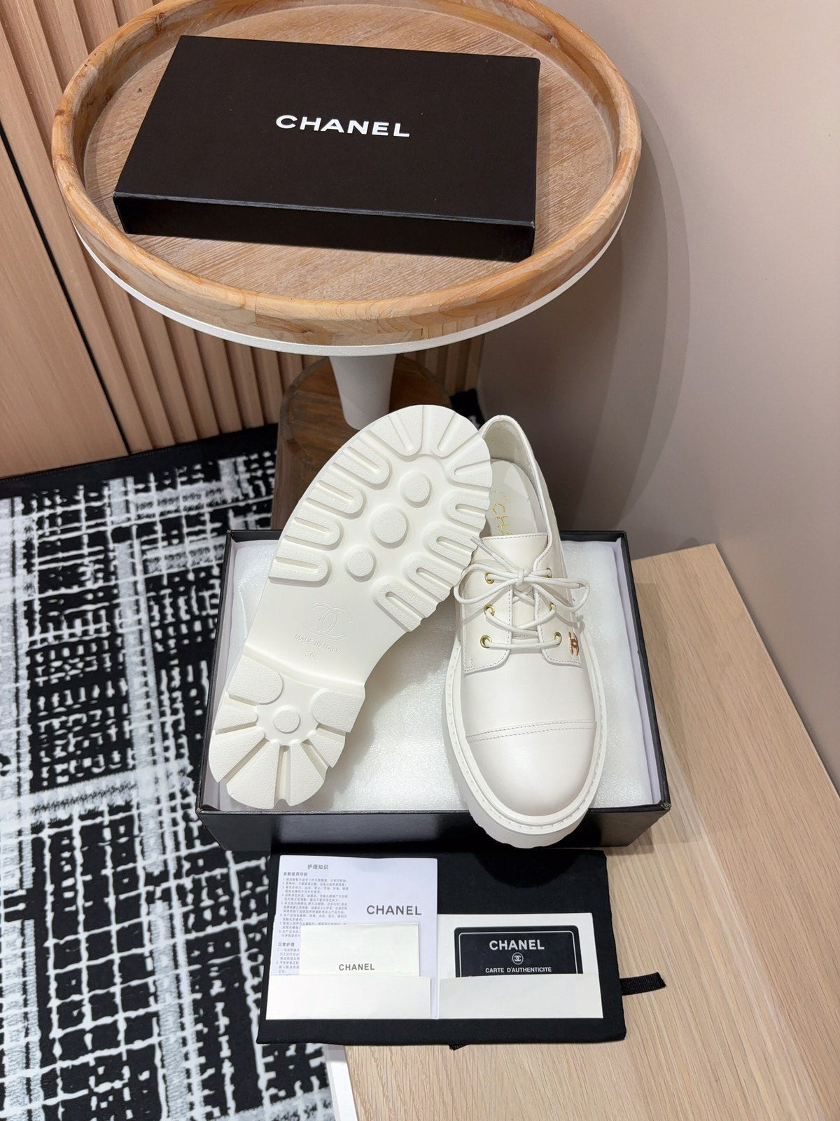 CC OXFORD SHOES IN WHITE CALFSKIN