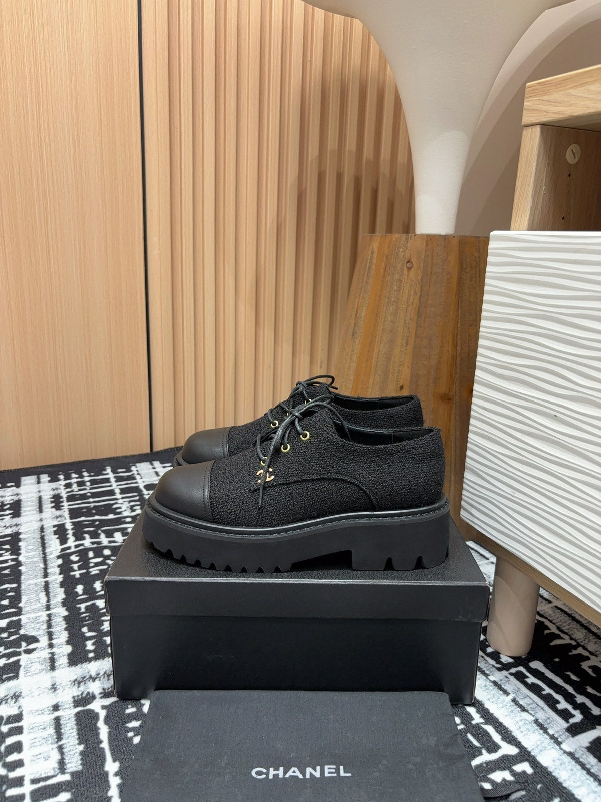 CC OXFORD SHOES IN BLACK TWEED AND CALFSKIN