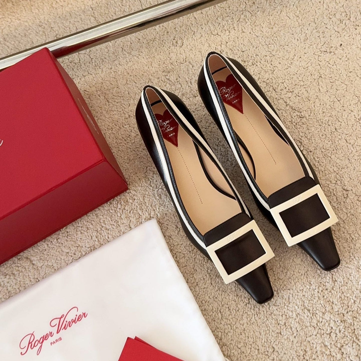 VIV’ CANARD PUMPS IN BLACK SHINY CALFSKIN