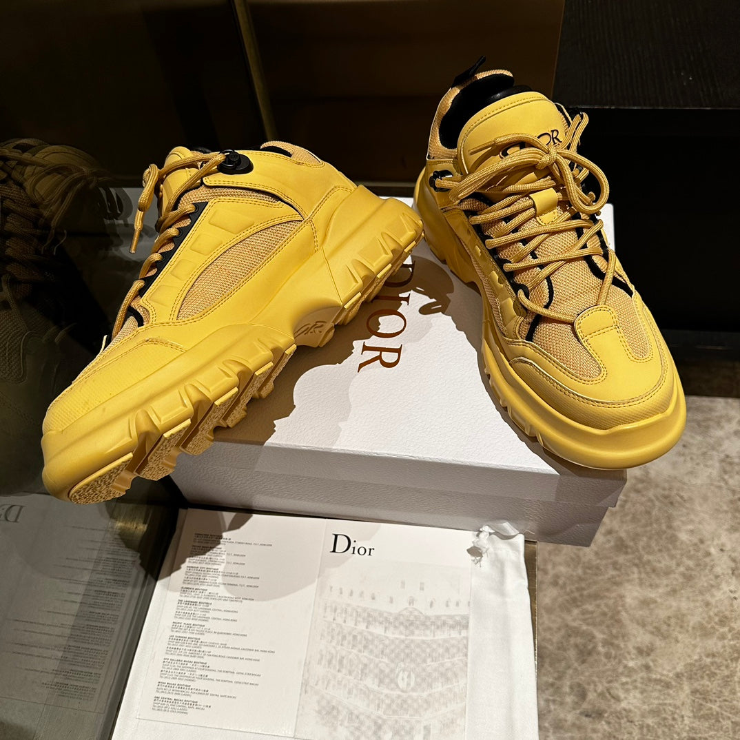 C'EST SNEAKER IN CLASSIC YELLOW CALFSKIN AND BREATHABLE MESH