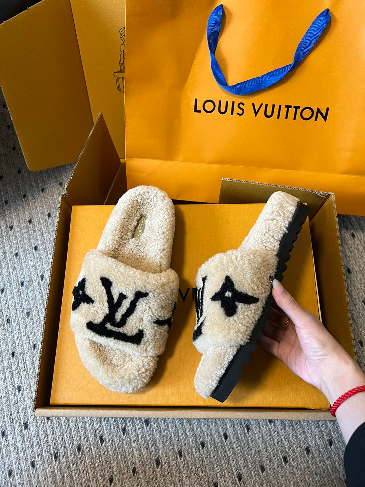 SLIPPER IN CAMEL BEIGE MIX BLACK FLEECE