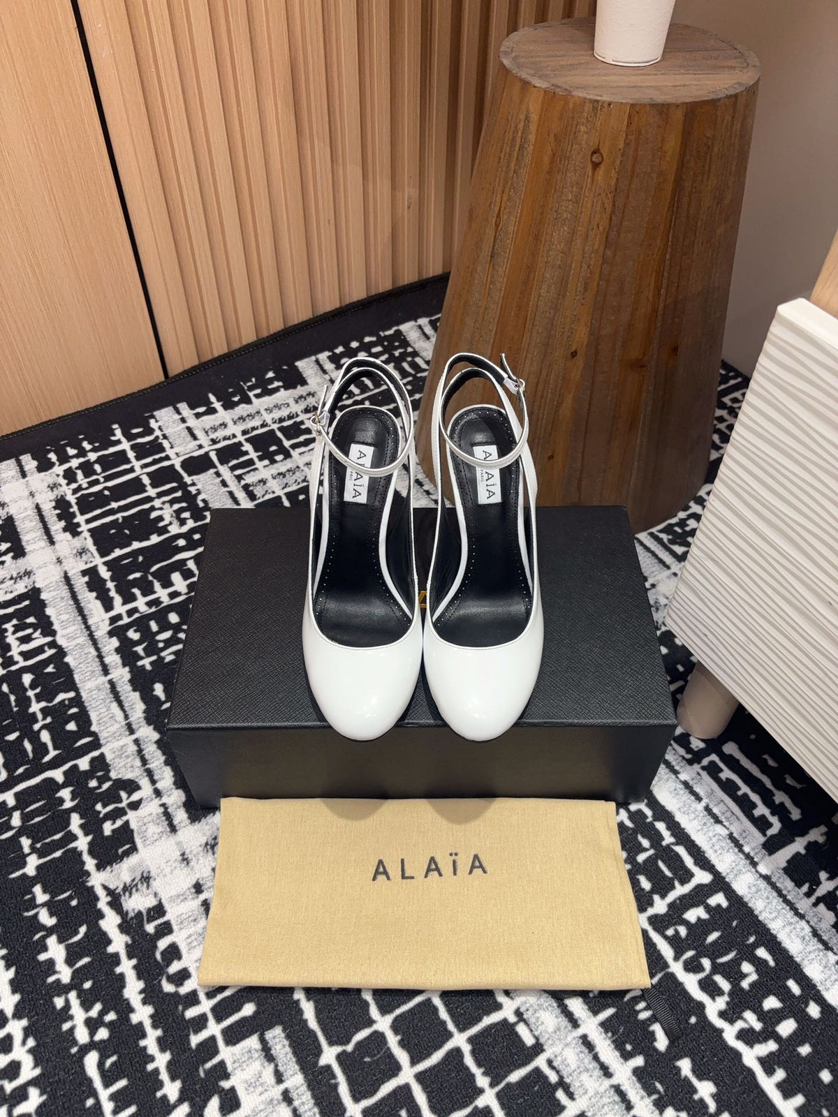 SLINGBACK HEEL 10 CM IN WHITE PATENT CALFSKIN