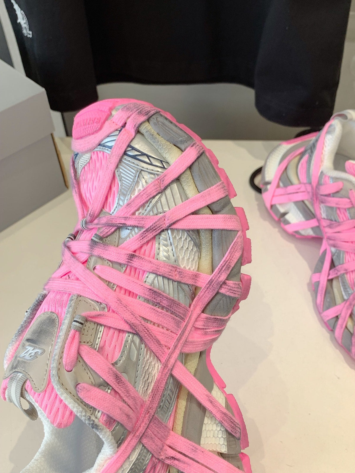 3XL EXTREME LACE SNEAKER SILVER AND PINK