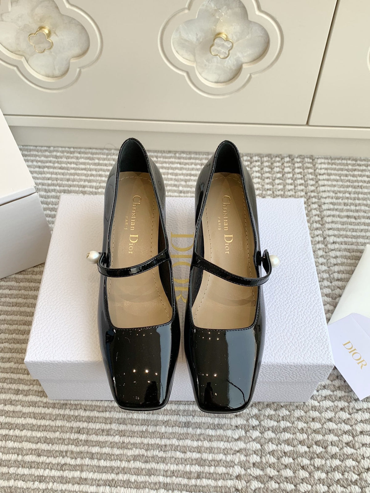 PEARL JOLIE MARY JANE PUMPS IN BLACK CALFSKIN