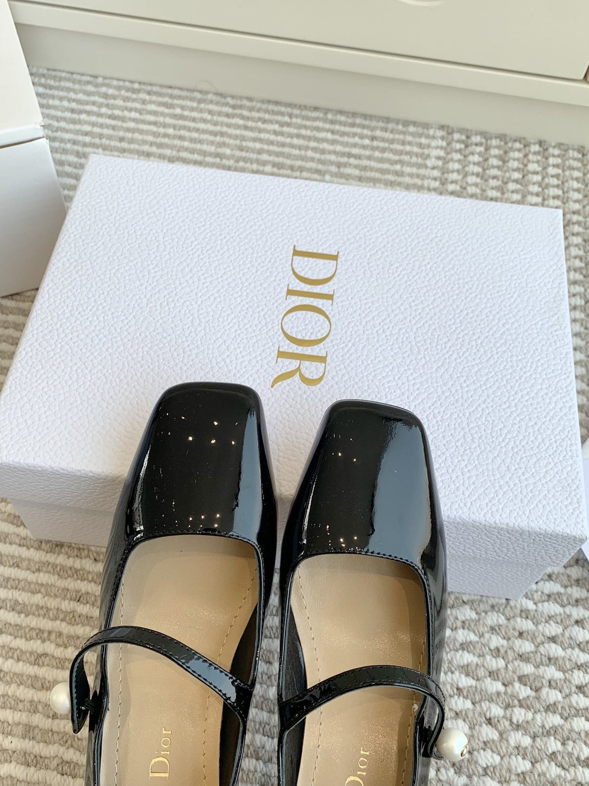 PEARL JOLIE MARY JANE PUMPS IN BLACK CALFSKIN