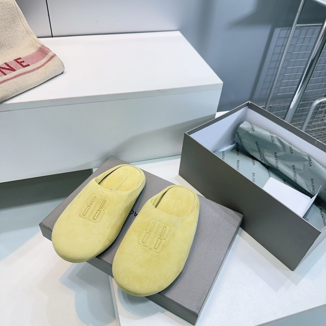 BALENCIAGA 25S MULES IN LIGHT YELLOW SUEDE