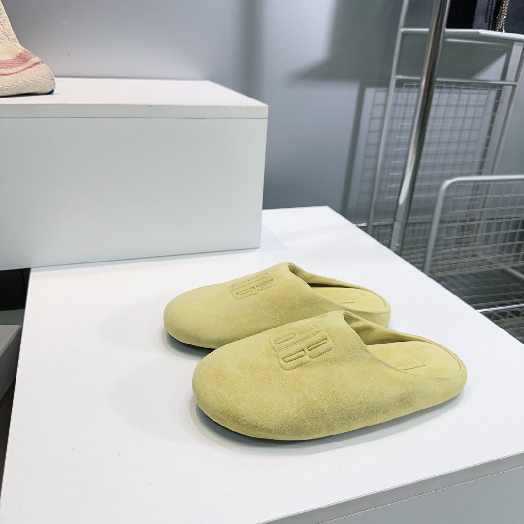 BALENCIAGA 25S MULES IN LIGHT YELLOW SUEDE