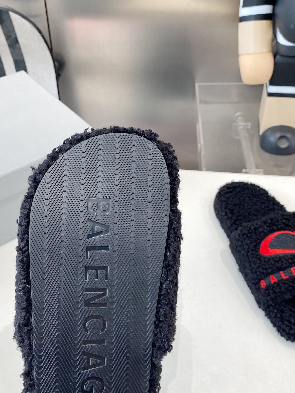 BALENCIAGA 25S FLAT SLIPPERS IN BLACK MIX RED WOOL