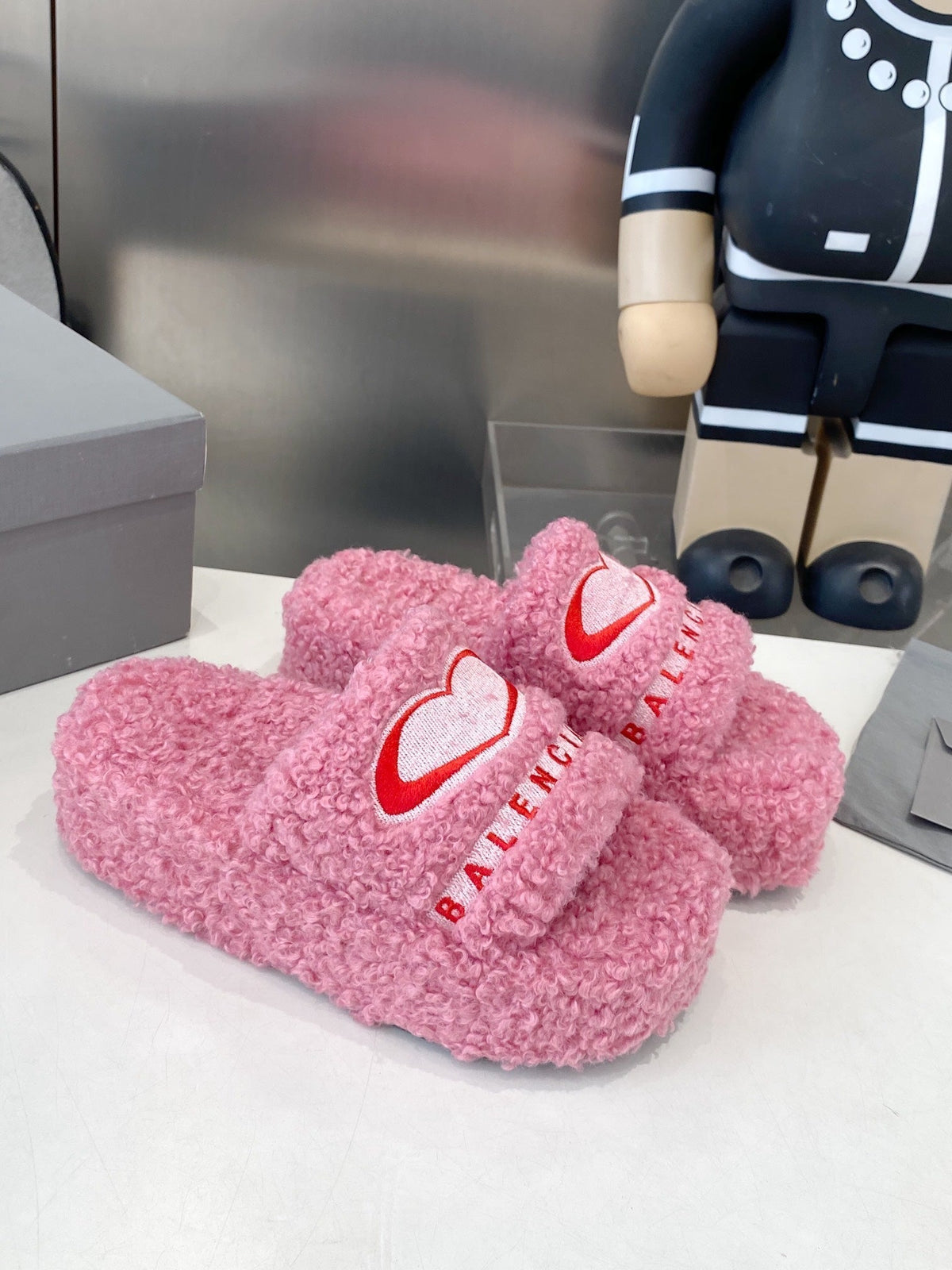 BALENCIAGA 25S SLIPPERS IN PINK MIX RED WOOL