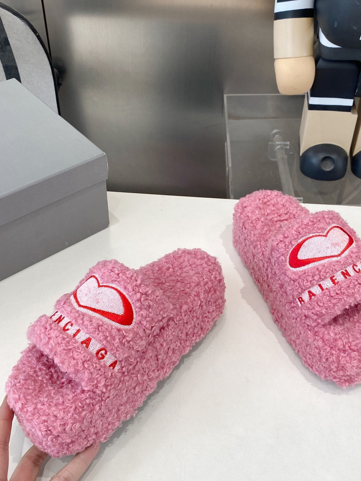BALENCIAGA 25S SLIPPERS IN PINK MIX RED WOOL