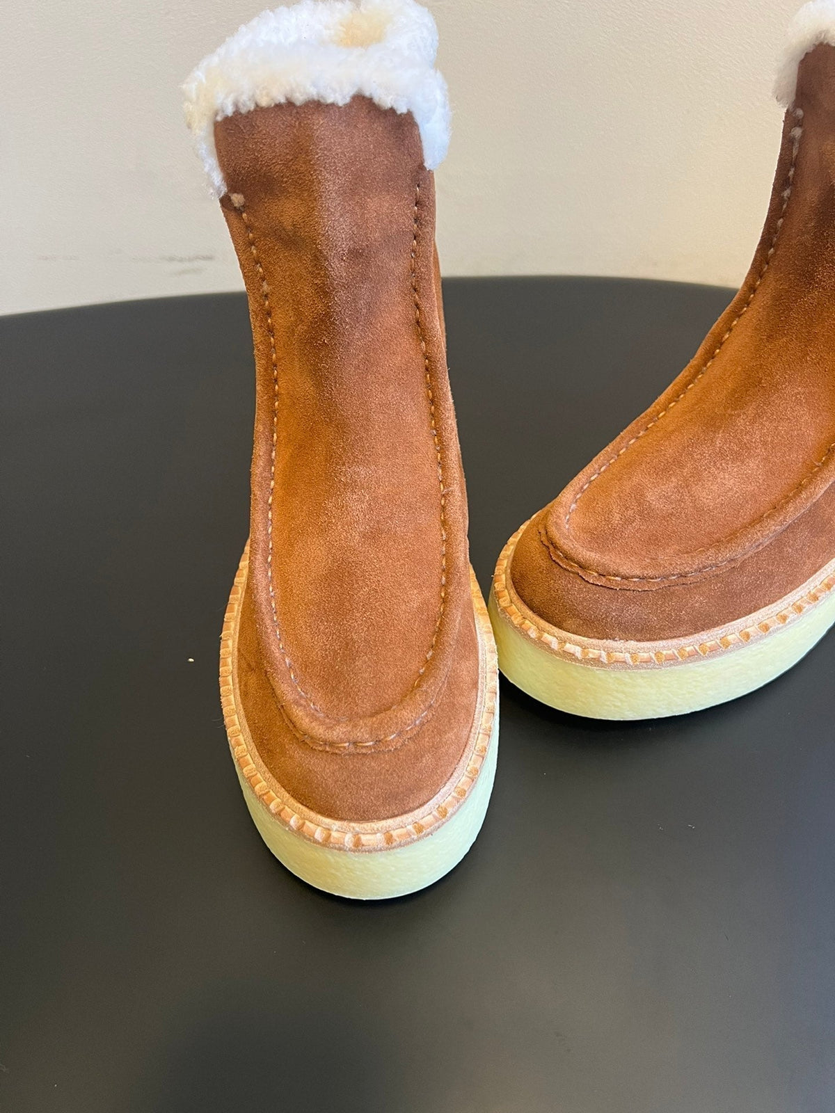 PRADA 25S PLATFORM ANKLE BOOTS 40 MM IN BROWN SUEDE SHEARLING-LINED