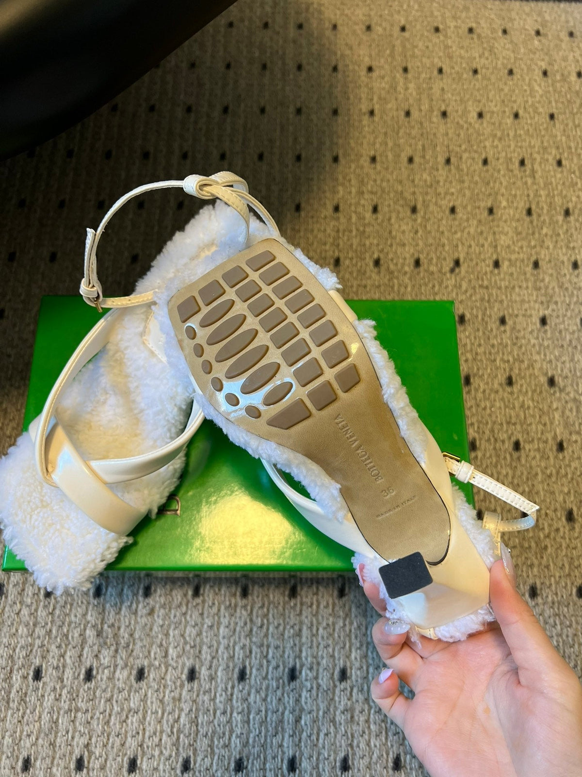 BOTTEGA VENETA 26S SQUARE-TOE HIGH-HEEL SANDALS 90 MM IN WHITE LAMBSKIN AND WOOL
