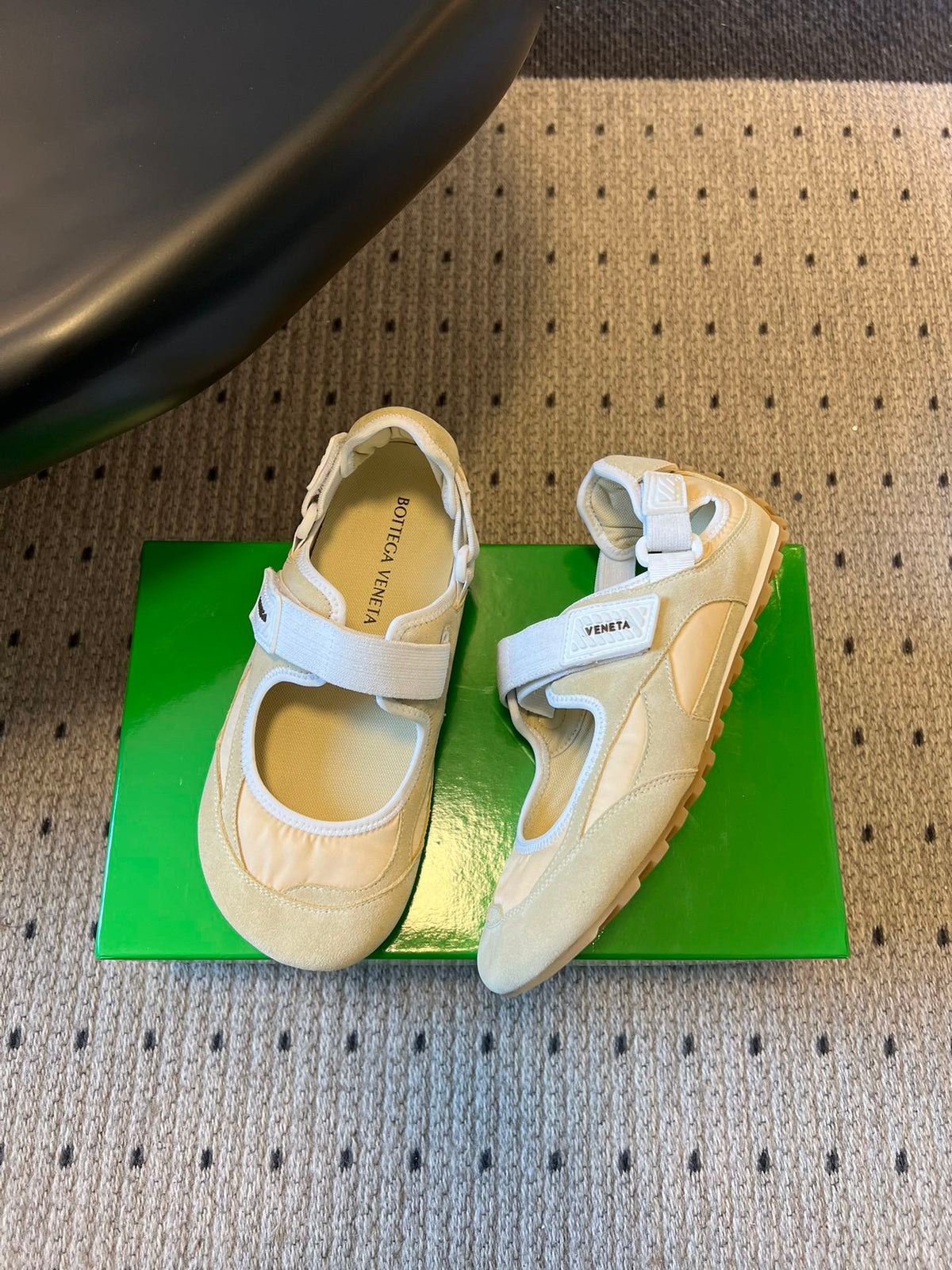 BOTTEGA VENETA 26S MARY JANE SNEAKER IN BEIGE SUEDE AND FABRIC