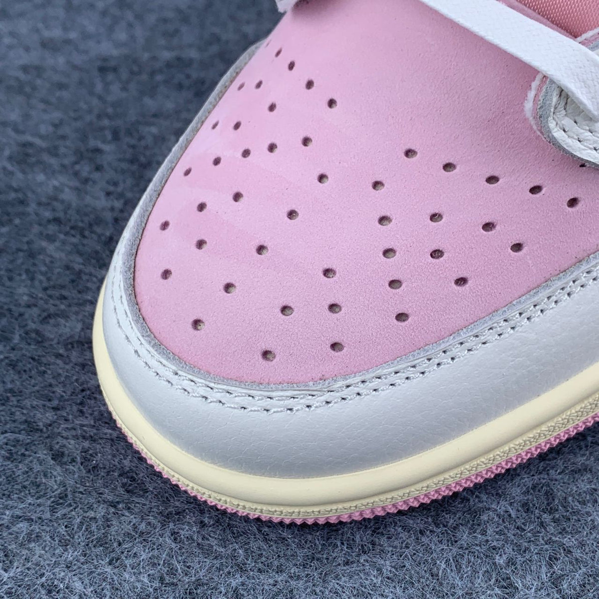(Custom) Travis Scott x Air Jordan 1 'Shy Pink/Red'