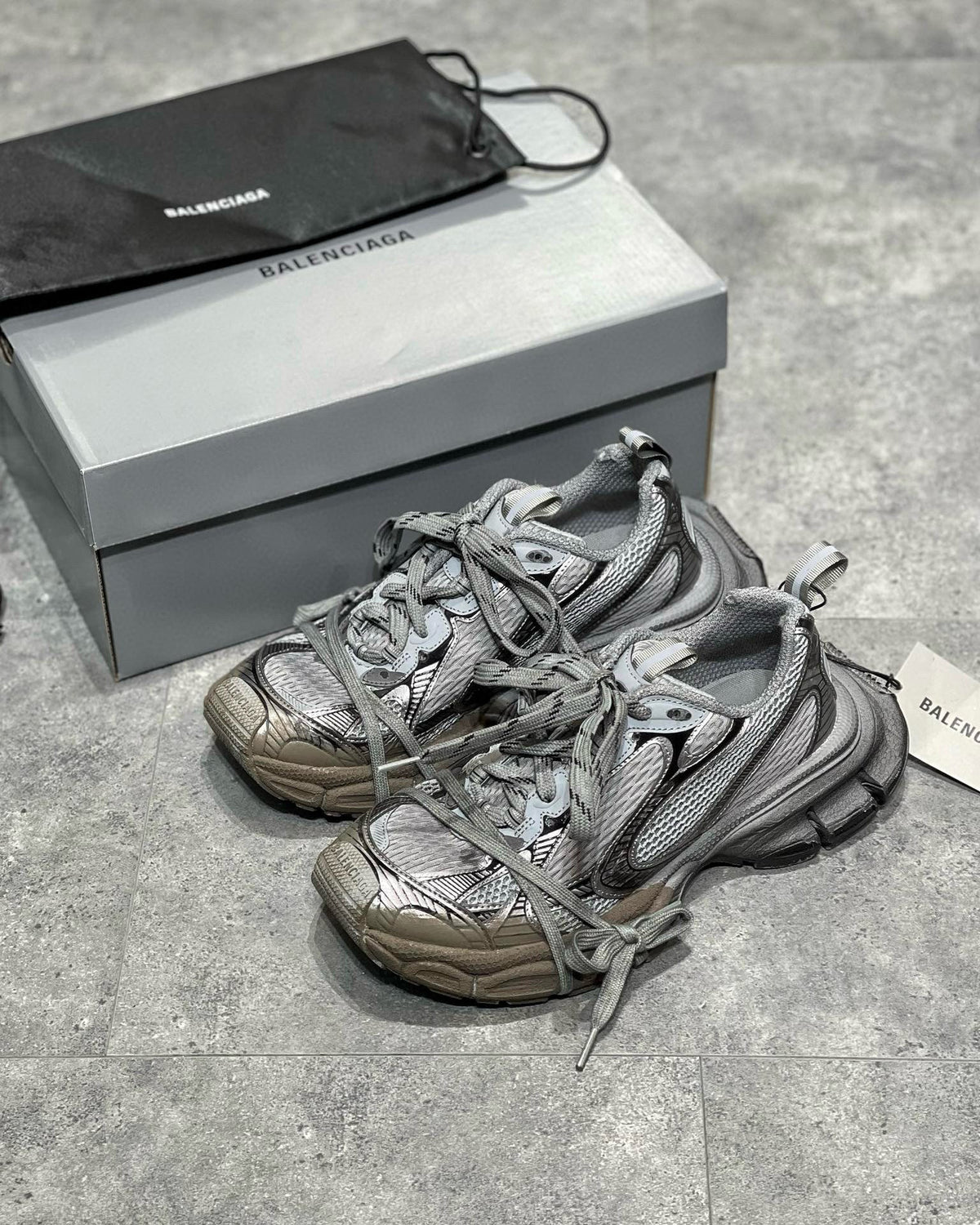 Sneakers & Shoes