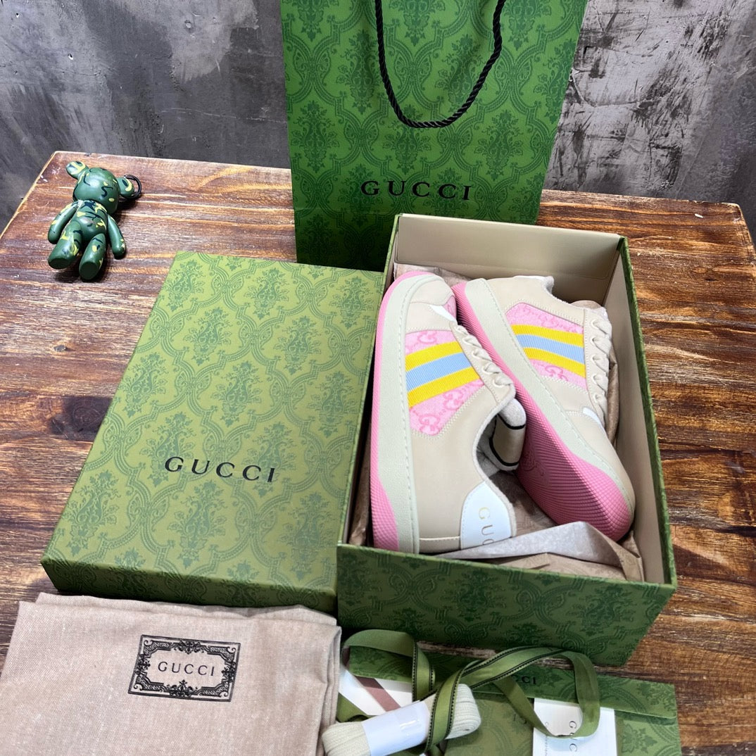 GUC Sneakers