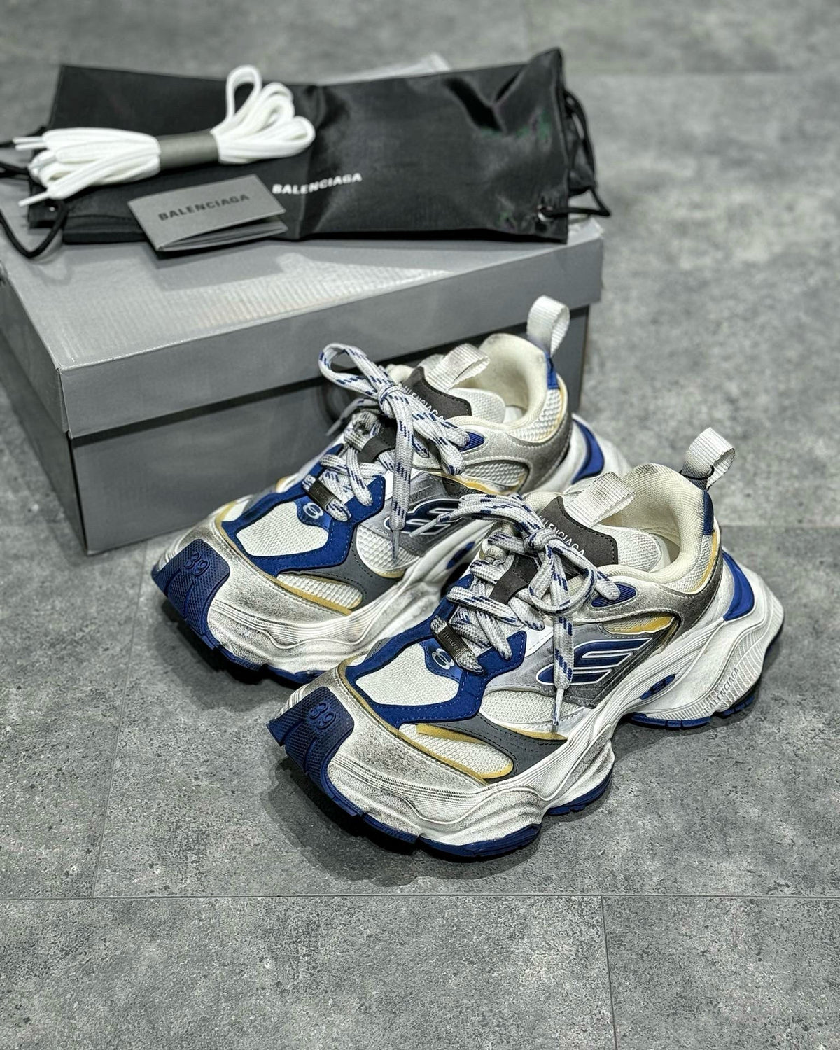 BLCG Sneakers